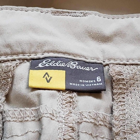 Eddie Bauer Capri Womens Travex Cargo Ruched Leg Pant Khaki Tan Size 6 Stretch - Picture 6 of 11